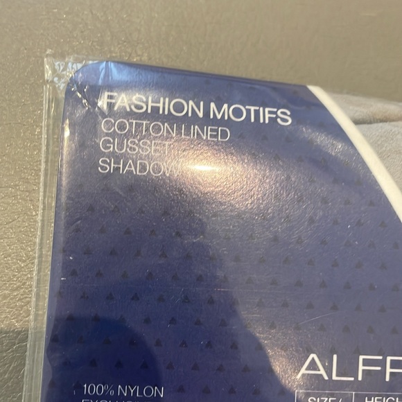 Alfred Sung nylons🏯 - Picture 3 of 4